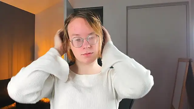 Snapshot of Amanda_Butlerr chatting on 10/04/25, 10:35 Amanda Butlerr online show from 10/04/25, 10:35