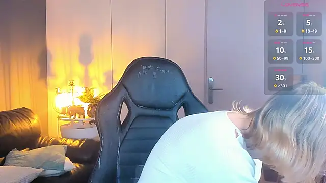 Amanda Butlerr online show from 10/12/25, 09:41