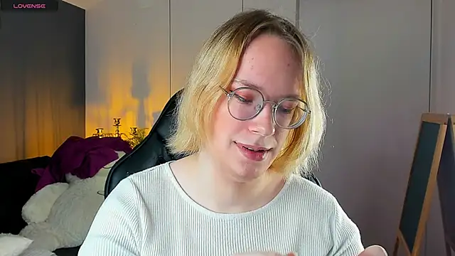 Snapshot of Amanda_Butlerr chatting on 11/02/25, 02:30 Amanda Butlerr online show from 11/02/25, 02:30