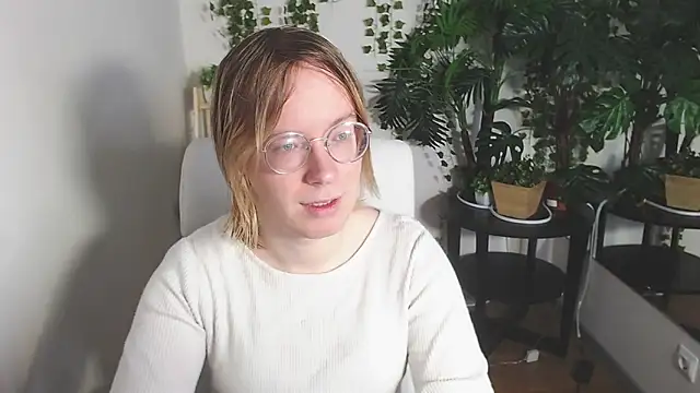 Snapshot of Amanda_Butlerr chatting on 12/05/25, 11:08 Amanda Butlerr online show from 12/05/25, 11:08