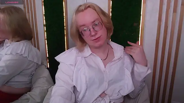 Amanda Butlerr online show from 07/14/26, 08:03
