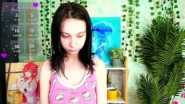Snapshot of SuzanneHowse chatting on 05/18/26, 04:13 SuzanneHowse online show from 05/18/26, 04:13