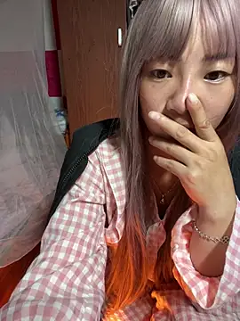 Snapshot of AAANINE22 chatting on 10/04/25, 02:31 AAANINE22 online show from 10/04/25, 02:31