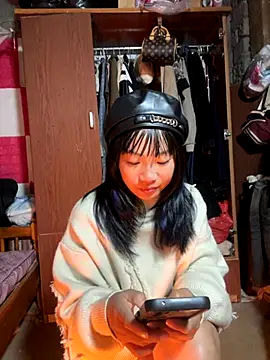 Snapshot of AAANINE22 chatting on 10/20/25, 01:33 AAANINE22 online show from 10/20/25, 01:33