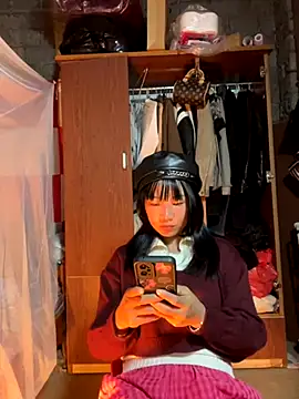 Snapshot of AAANINE22 chatting on 10/23/25, 07:51 AAANINE22 online show from 10/23/25, 07:51