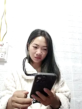 Snapshot of AAANINE22 chatting on 11/10/25, 01:04 AAANINE22 online show from 11/10/25, 01:04