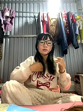 Snapshot of AAANINE22 chatting on 11/19/25, 02:44 AAANINE22 online show from 11/19/25, 02:44