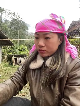 Snapshot of AAANINE22 chatting on 12/17/25, 01:22 AAANINE22 online show from 12/17/25, 01:22