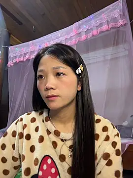 thaoyeuuu online show from 11/11/25, 12:27