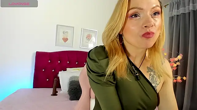 scarlett blake11 online show from 10/10/25, 04:00