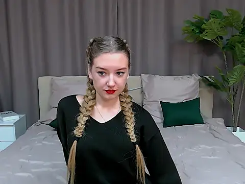 DarcyWilsy online show from 11/30/25, 06:23