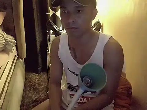 Snapshot of AsianHorseCockOwen chatting on 11/15/25, 12:02 AsianHorseCockOwen online show from 11/15/25, 12:02