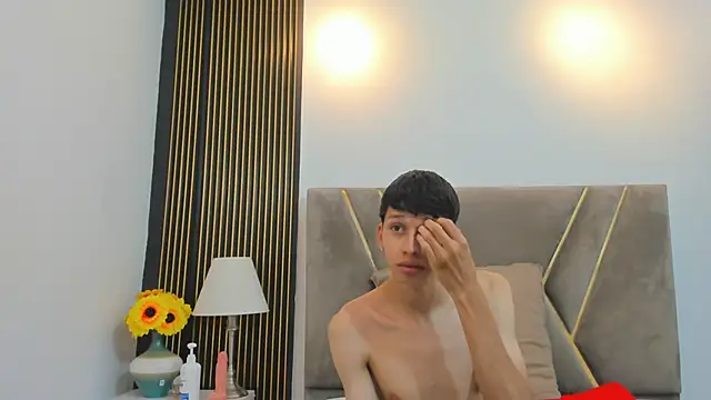 Tom and bunny online show from 09/10/25, 11:43