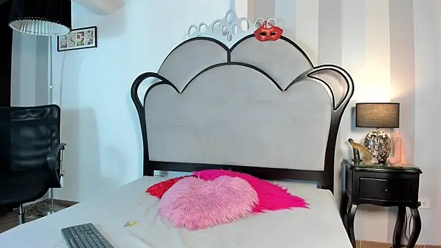 MiaAmore  online show from 07/11/26, 01:36