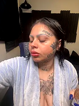 Snapshot of chicanachic13 chatting on 10/12/25, 10:53 chicanachic13 online show from 10/12/25, 10:53