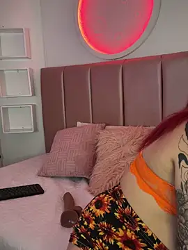 Snapshot of evaa_jones1 chatting on 09/18/25, 01:35 evaa jones1 online show from 09/18/25, 01:35