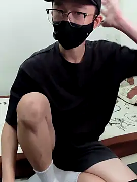 Snapshot of CYCYCYCYCY chatting on 09/25/25, 01:04 CYCYCYCYCY online show from 09/25/25, 01:04