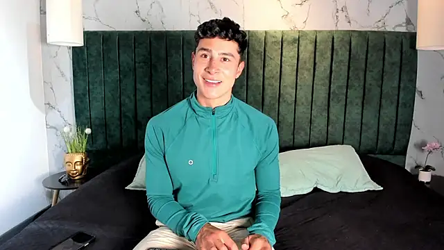 AustinJones  online show from 11/30/25, 06:12