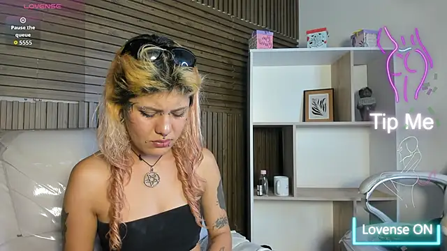 Snapshot of MistressMariam_ chatting on 11/18/25, 09:08 MistressMariam online show from 11/18/25, 09:08