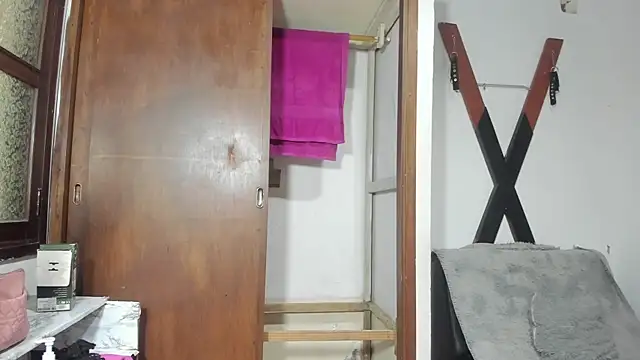 EmmaHollis online show from 10/07/25, 12:35