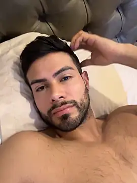 Snapshot of ZarekFox chatting on 09/14/25, 08:30 ZarekFox online show from 09/14/25, 08:30