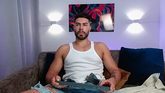 Snapshot of ZarekFox chatting on 09/20/25, 01:34 ZarekFox online show from 09/20/25, 01:34