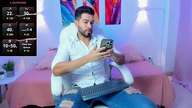 Snapshot of ZarekFox chatting on 10/11/25, 01:31 ZarekFox online show from 10/11/25, 01:31