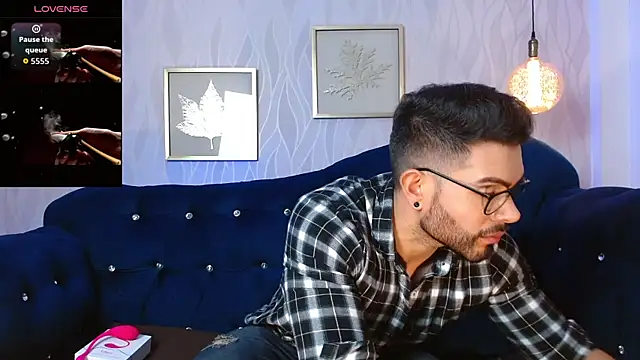 Snapshot of ZarekFox chatting on 10/25/25, 01:40 ZarekFox online show from 10/25/25, 01:40