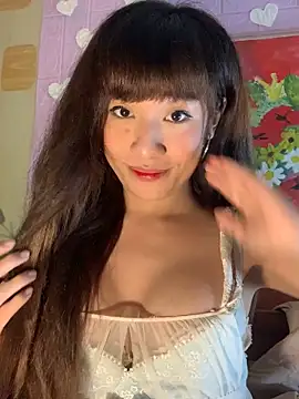 Snapshot of SassyLaurier chatting on 10/04/25, 07:23 SassyLaurier online show from 10/04/25, 07:23