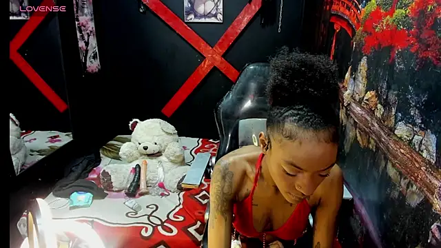 Snapshot of Shantall_ks chatting on 12/02/25, 03:56 Shantall ks online show from 12/02/25, 03:56