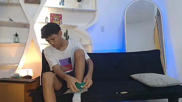 BEAUTY BOYS1 online show from 10/11/25, 07:07