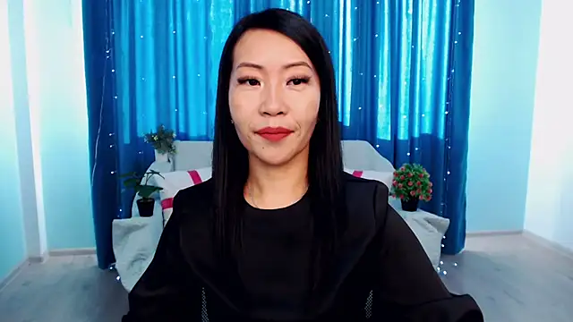 LiaPak online show from 10/13/25, 01:05