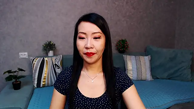 LiaPak online show from 11/24/25, 01:05