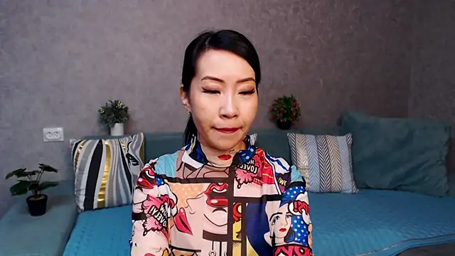 LiaPak online show from 11/25/25, 01:05