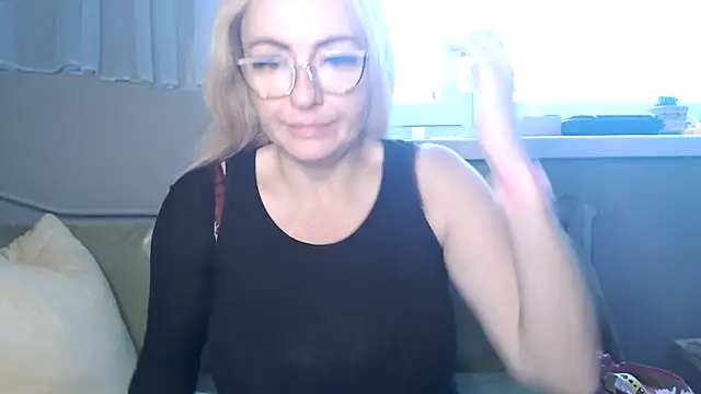 NADINNNE online show from 11/10/25, 12:04