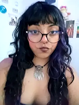 Kirmy mi online show from 09/15/25, 05:57