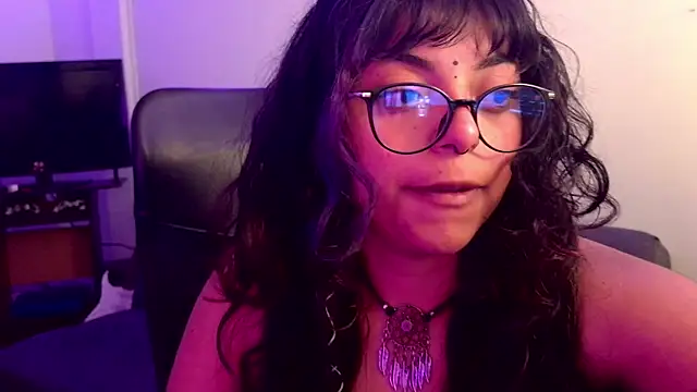 Kirmy mi online show from 10/16/25, 01:56