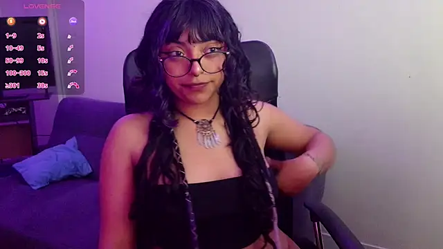 Kirmy mi online show from 10/17/25, 04:09