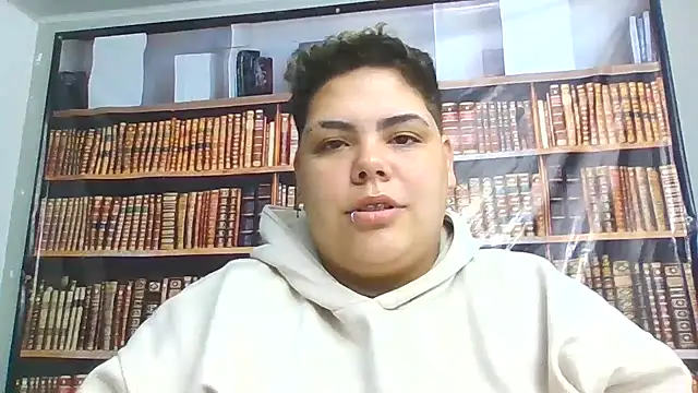 Snapshot of Hailey_Curvy chatting on 12/03/25, 10:46 Hailey Curvy online show from 12/03/25, 10:46