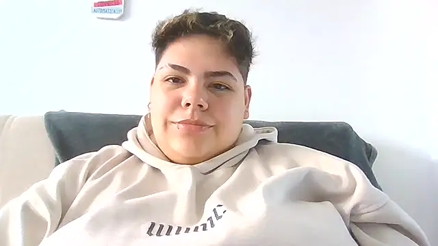 Snapshot of Hailey_Curvy chatting on 12/04/25, 05:43 Hailey Curvy online show from 12/04/25, 05:43