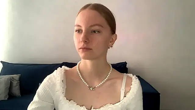 Snapshot of BrightAnnie chatting on 09/11/25, 07:30 BrightAnnie online show from 09/11/25, 07:30