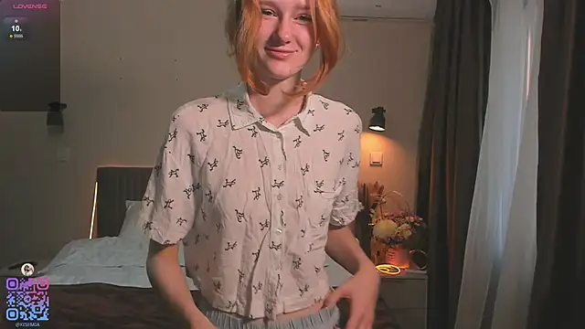 Snapshot of BreezeJam chatting on 09/15/25, 03:34 BreezeJam online show from 09/15/25, 03:34