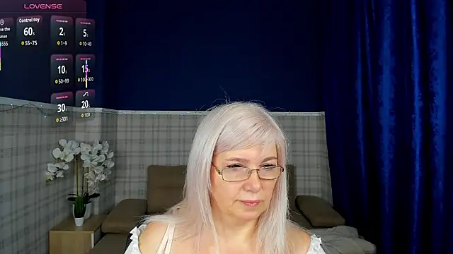 Hella Fabel online show from 02/11/26, 01:10