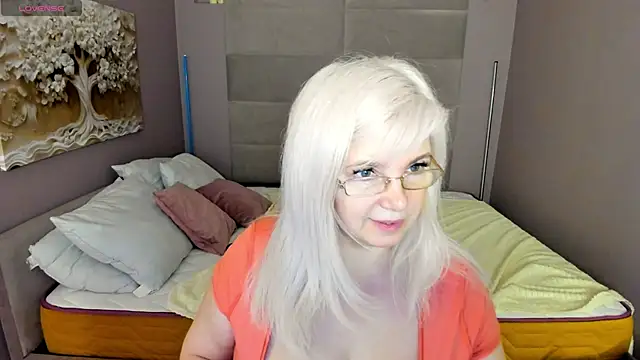 Hella Fabel online show from 05/25/26, 01:11