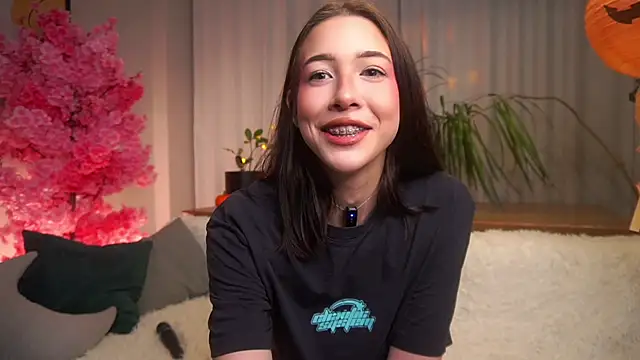 EviaRabasca online show from 10/24/25, 11:50