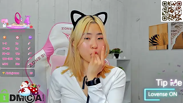 Snapshot of Aisi_18 chatting on 11/05/25, 09:20 Aisi 18 online show from 11/05/25, 09:20