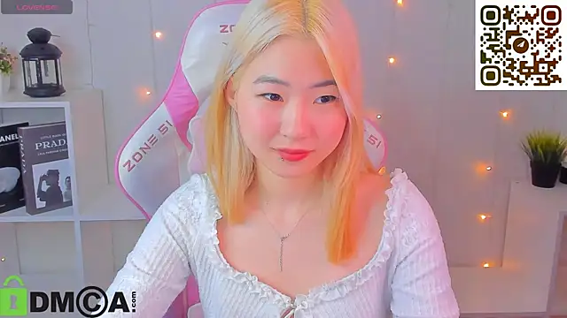 Snapshot of Aisi_18 chatting on 11/26/25, 01:39 Aisi 18 online show from 11/26/25, 01:39