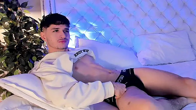 LiamMuller online show from 11/21/25, 12:04