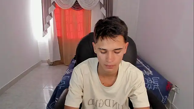 Aron Boyy online show from 11/21/25, 09:46