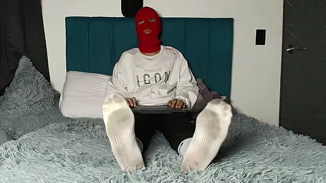 Warmteam777 online show from 10/11/25, 11:14